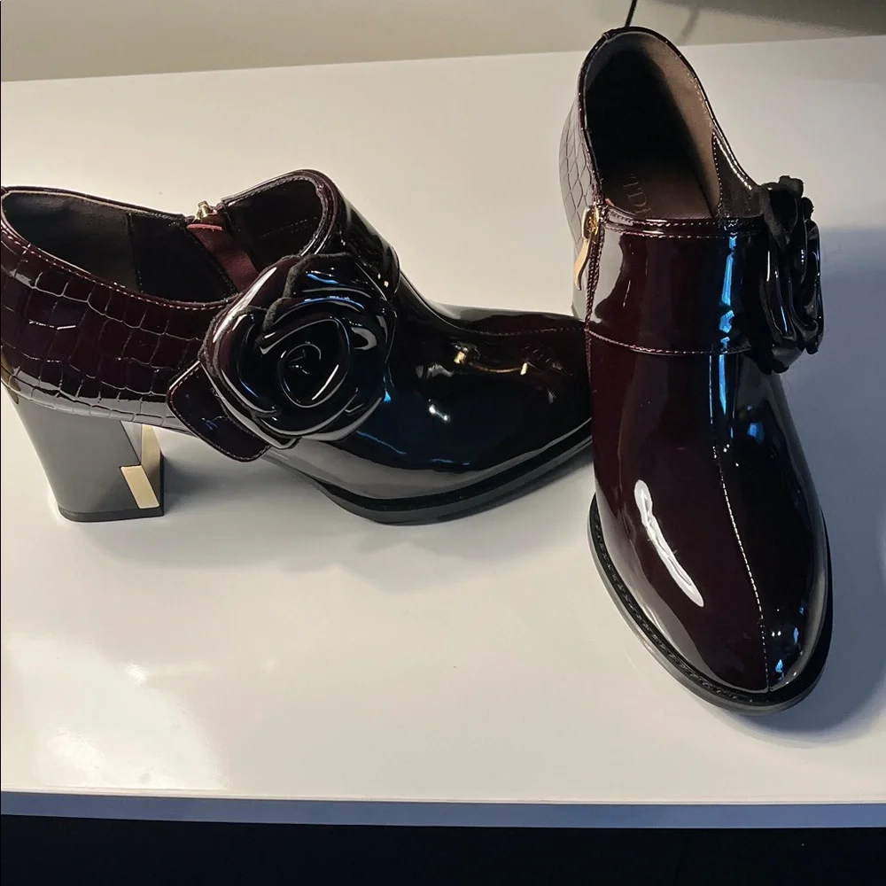 TDD Vogue‎ Elegant Women’s Burgundy Patent Leather Chunky Block Heels. Size 8.5
